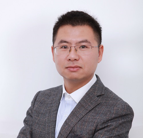 董建国